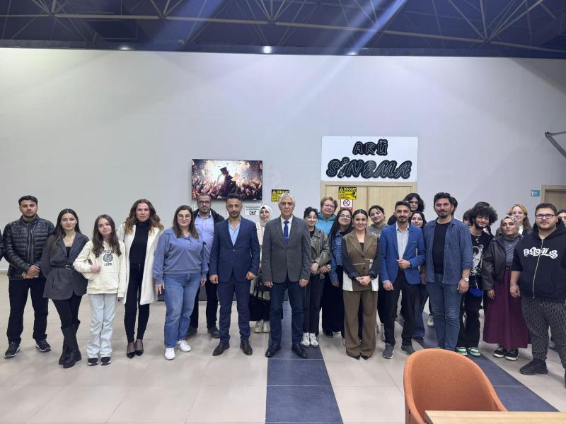 Şair Puşkin Filmi Gösterimi