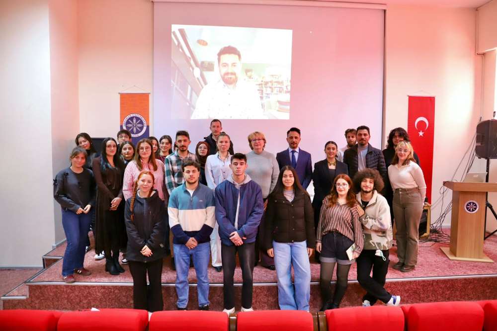 Bölümümüz Tarafından “Dijital Çağın Akademik Asistanları: Araştırma Süreçlerinde Yapay Zekâ ve Etik Sınırlar” Başlıkl…